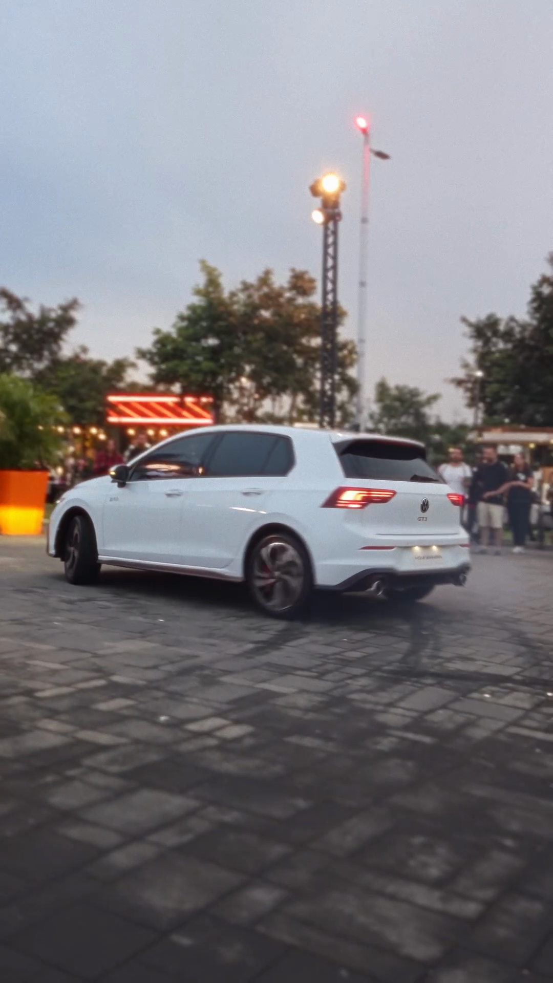 Golf GTI: Drift na Rota 85 — frame 01