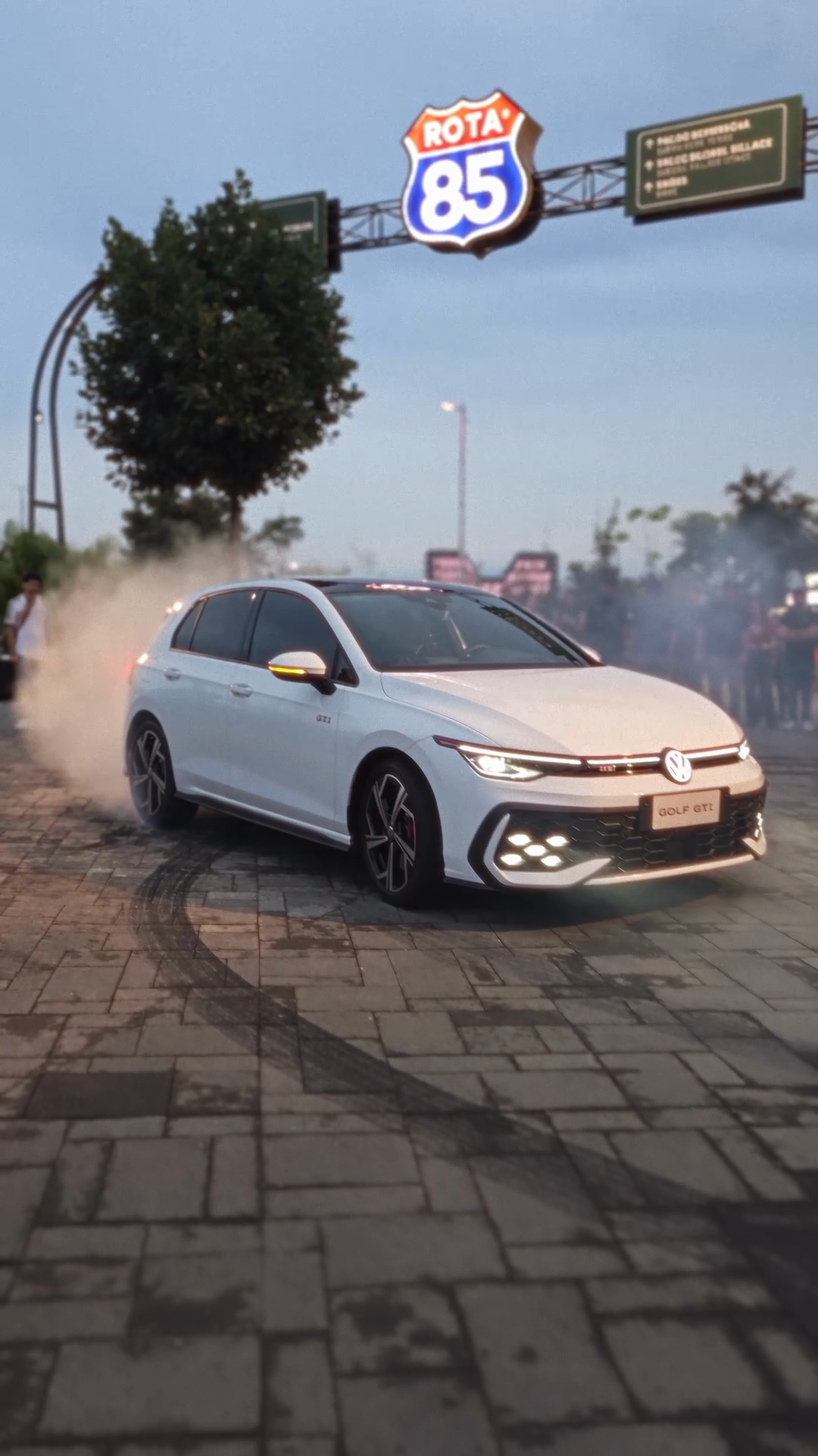Golf GTI: Drift na Rota 85 — frame 05